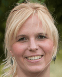Maró Hajnalka - Kapcsolat